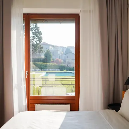 ゲストハウス Almana チェルノッビオ